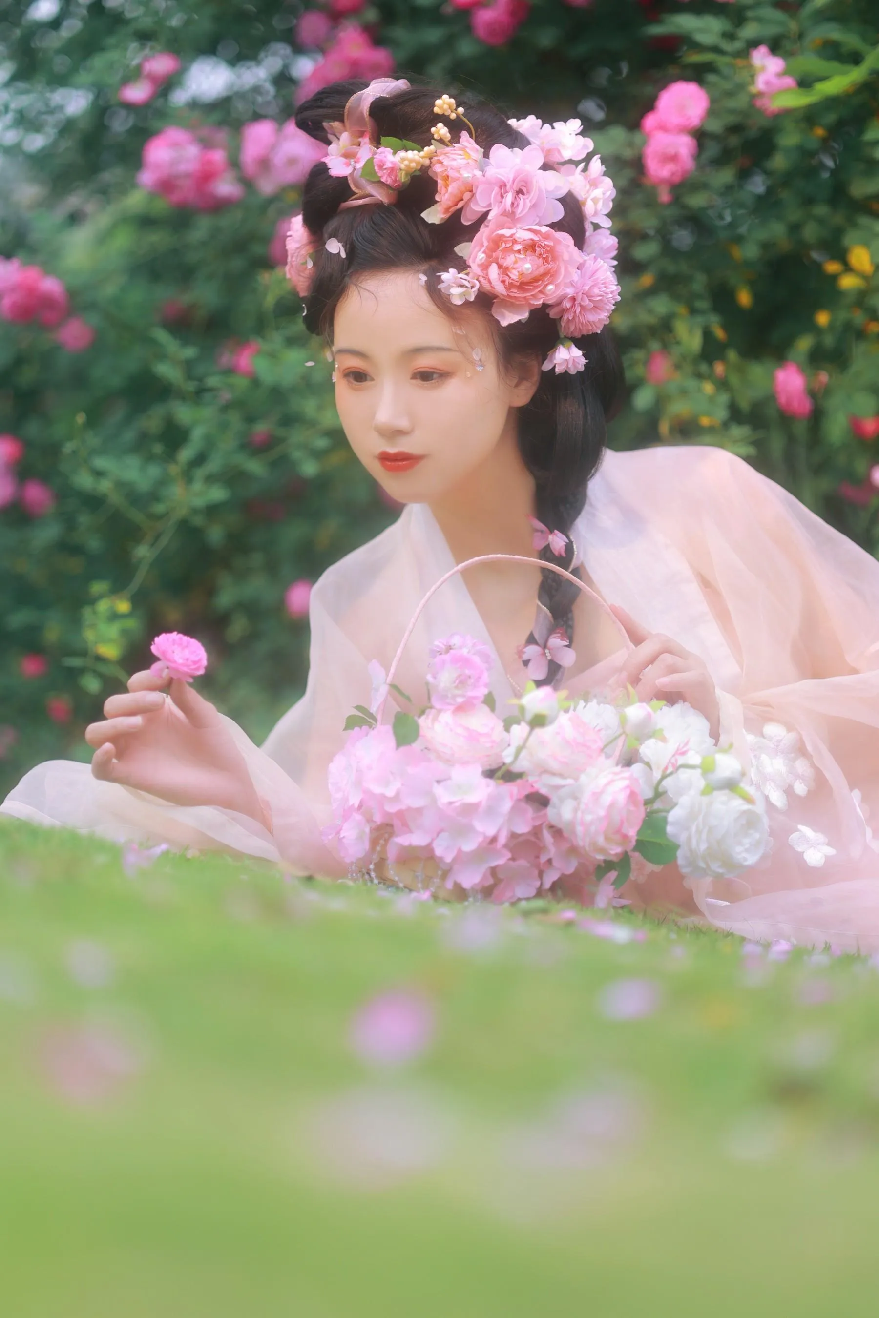 [艺图语] 2022.06.18 蔷薇花神 笑笑 [35P]插图6